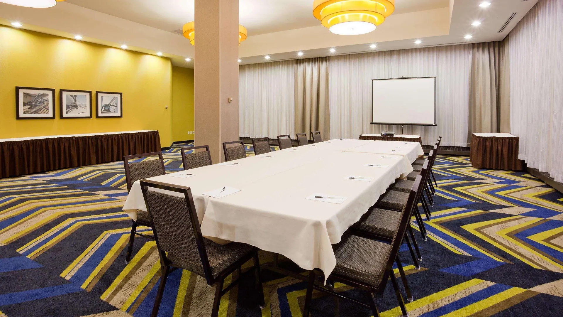 The Hollis Halifax - A Doubletree Suites By Hilton Canada