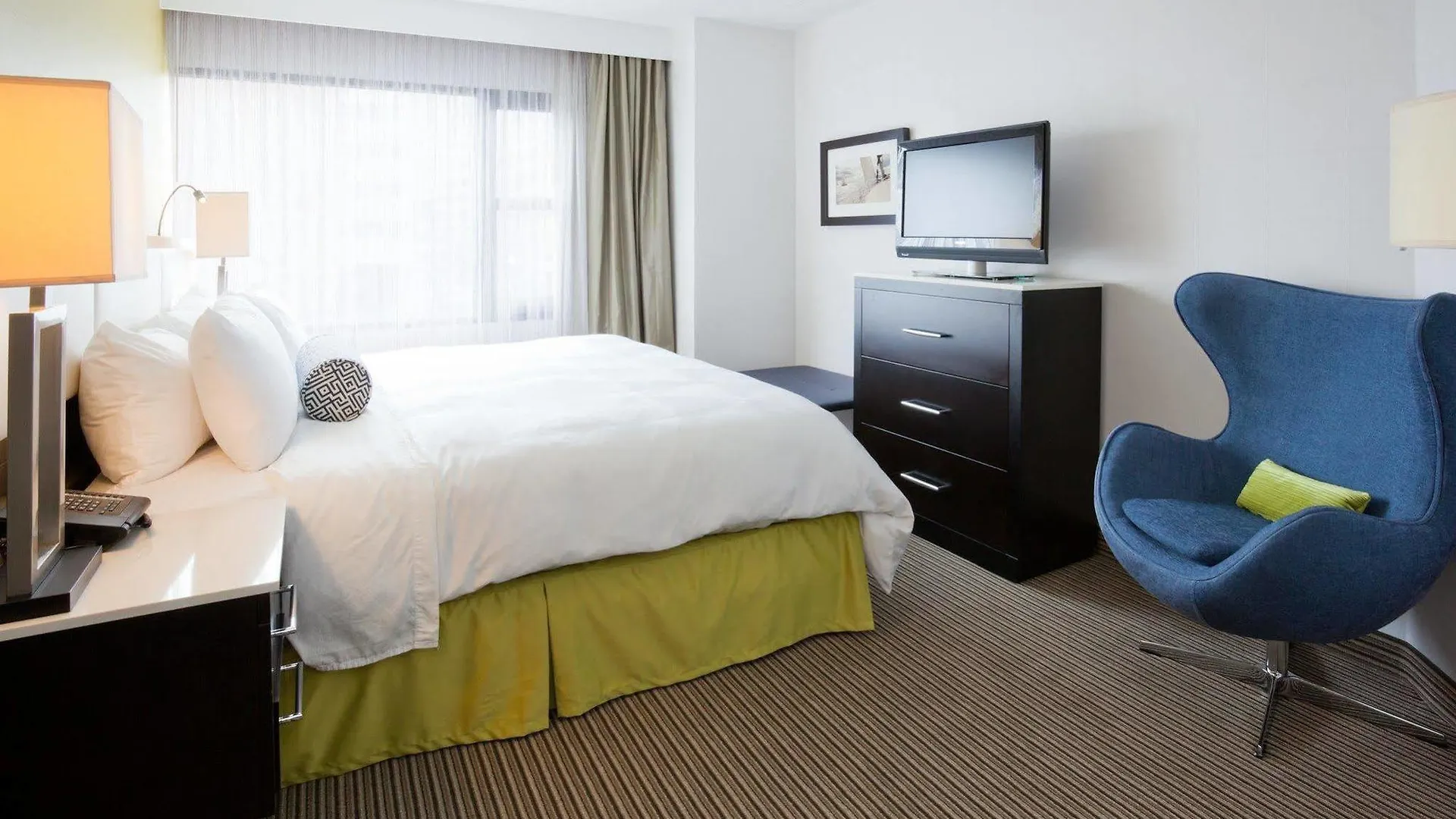 Hotel The Hollis Halifax - A Doubletree Suites By Hilton